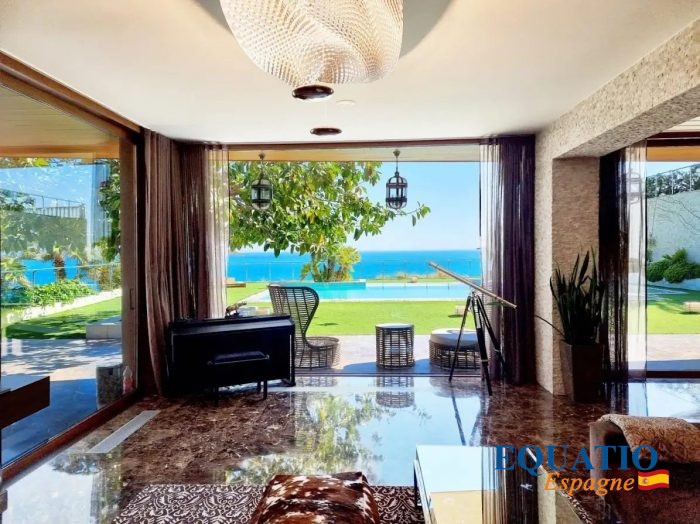 Villa for sale, 9 rooms - El Campello 03560