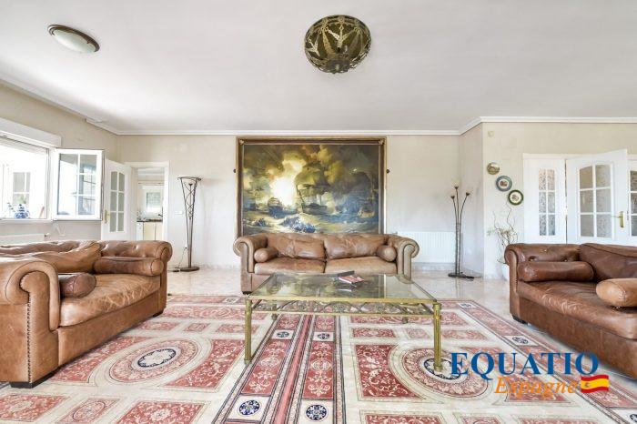 Villa for sale, 11 rooms - La Nucia 03530