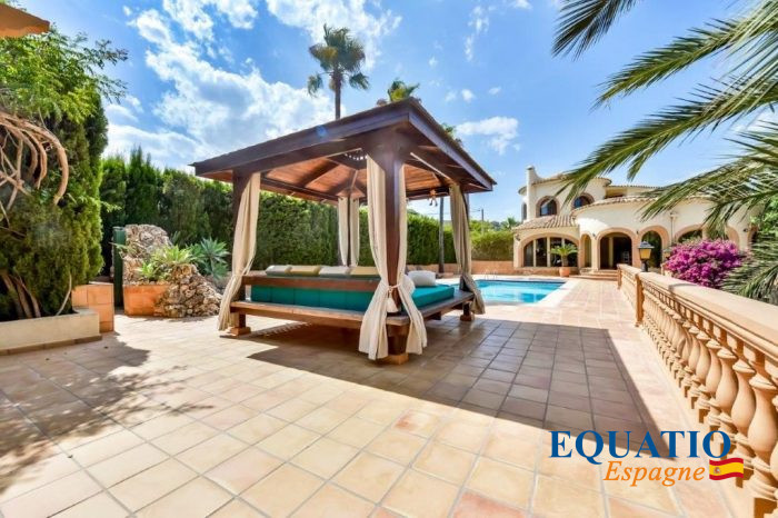 Villa à vendre, 11 pièces - Calp 03710