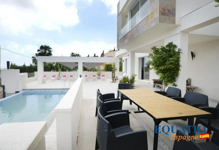 Villa à vendre, 7 pièces - Calp 03710