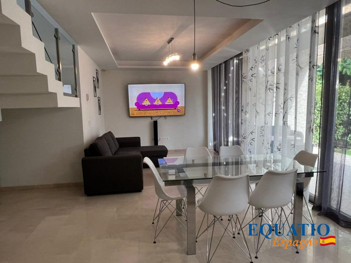 Villa for sale, 6 rooms - Villajoyosa 03570