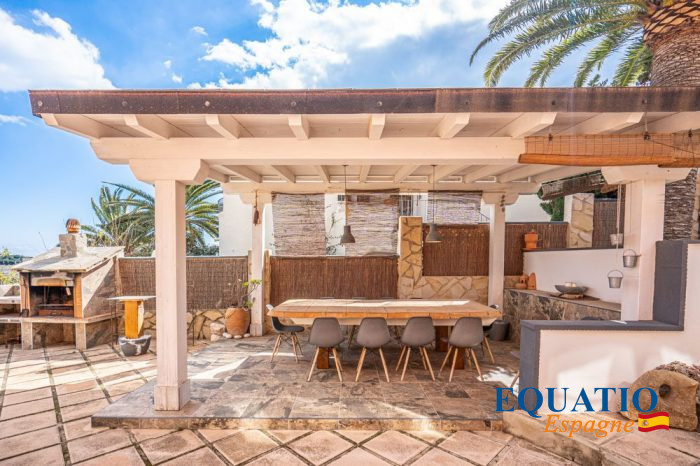 Villa à vendre, 9 pièces - Calp 03710