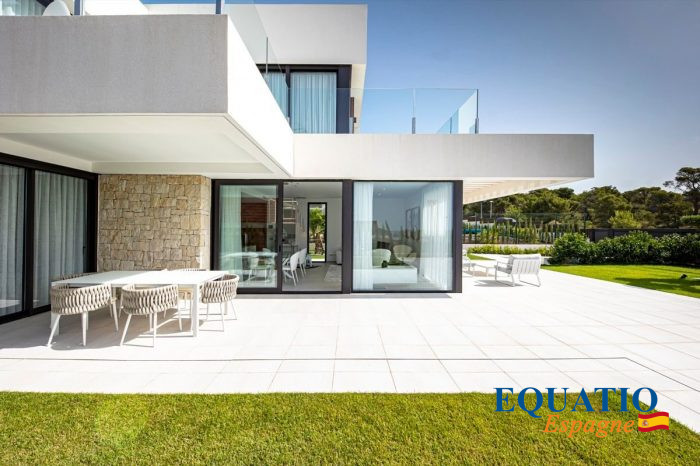 Villa for sale, 6 rooms - Cala de finestrat 03509