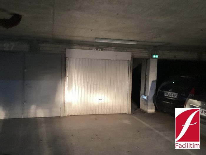 Location annuelle Garage/Parking LE KREMLIN-BICETRE 94270 Val de Marne FRANCE