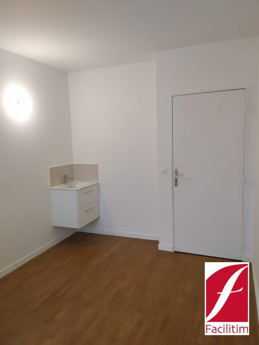 Bureau à louer, 14 m² - Poissy 78300