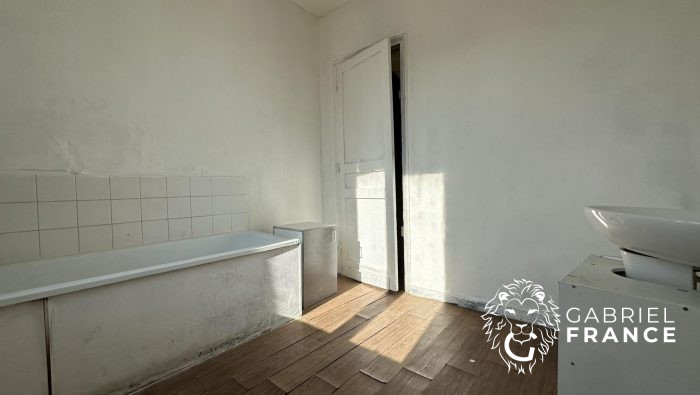 Old house for sale, 4 rooms - Roubaix 59100
