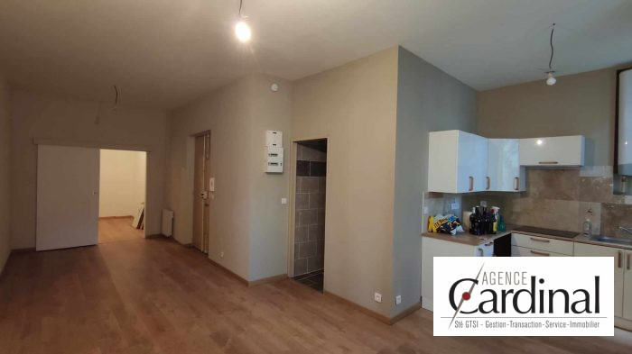 Appartement à louer, 2 pièces - Marseille 13006