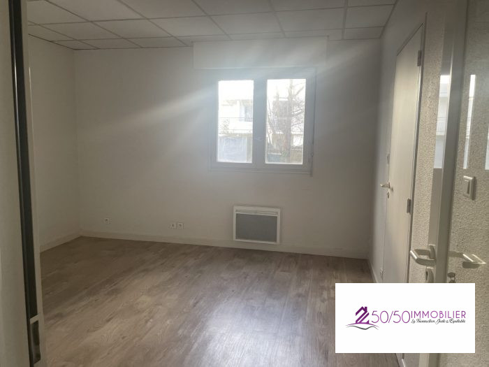 Local commercial à vendre, 61 m² - Quimper 29000