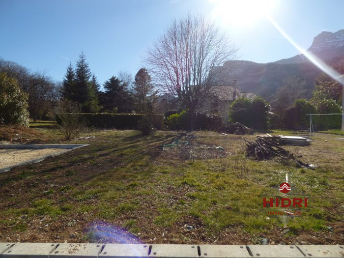 Terrain constructible à vendre, 05 a - Claix 38640