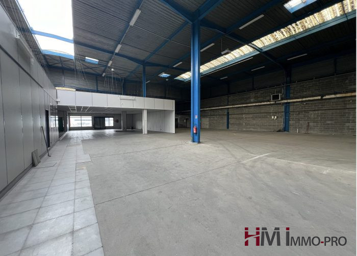 Local industriel à louer, 1442 m² - Saint-Étienne-du-Rouvray 76800