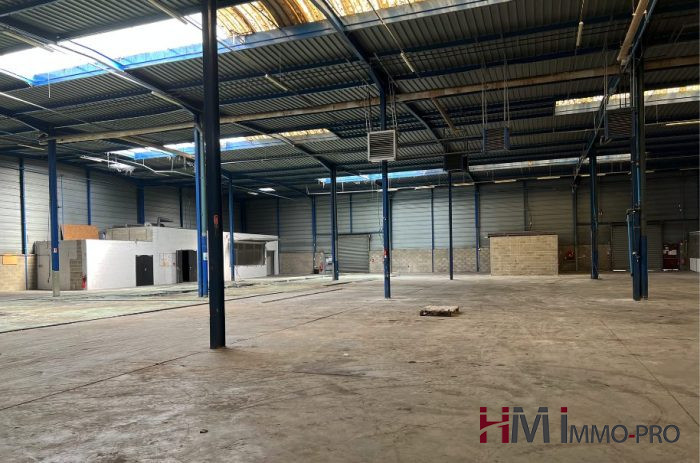 Local industriel à louer, 3281 m² - Saint-Étienne-du-Rouvray 76800