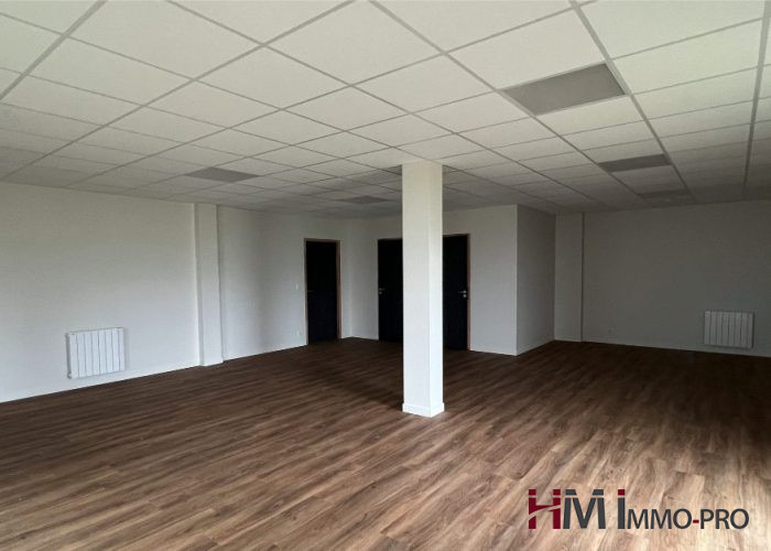 Local professionnel à louer, 245 m² - Bourg-Achard 27310