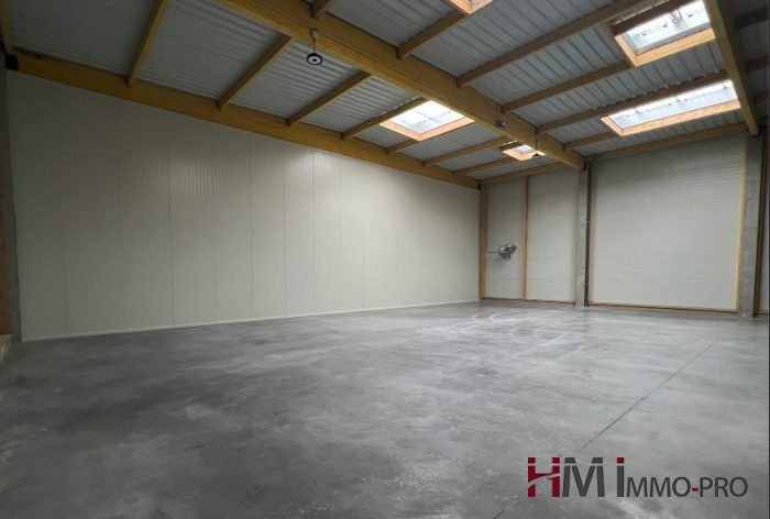 Local professionnel à louer, 366 m² - Bourg-Achard 27310