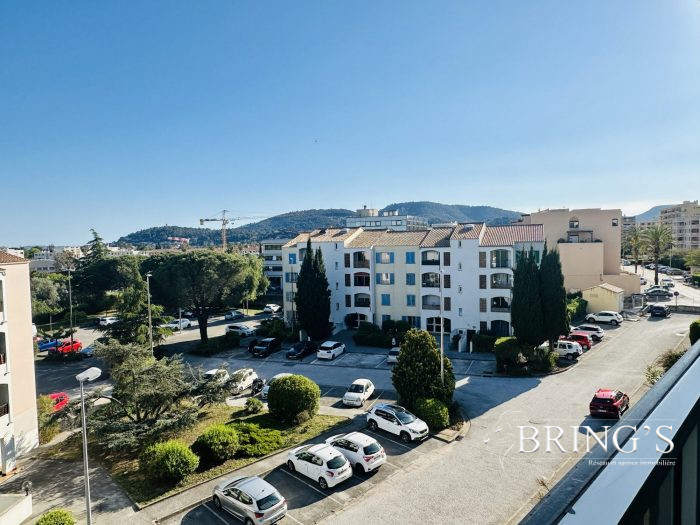 Appartement à vendre en viager, 5 pièces - Hyères 83400