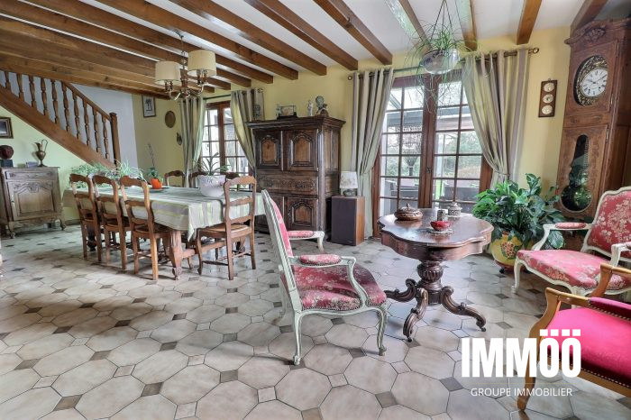 Maison traditionnelle à vendre, 7 pièces - Saint-Riquier-ès-Plains 76460