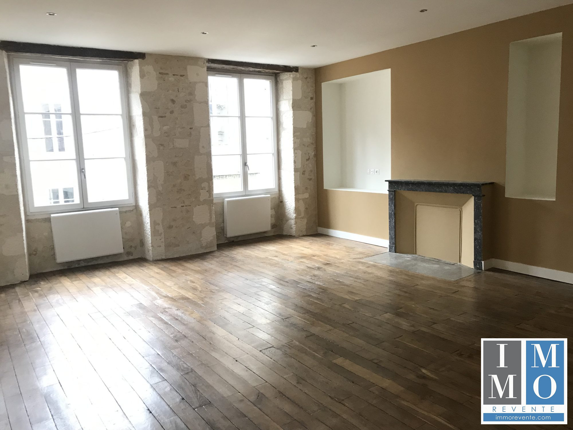 Location annuelle Appartement BOURGES 18000 Cher FRANCE