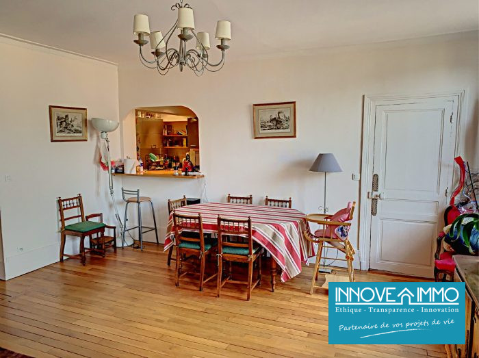 Apartment for rent, 4 rooms - Versailles 78000