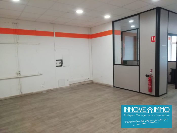 Professional premises for rent, 69 m² - Marseille 13002