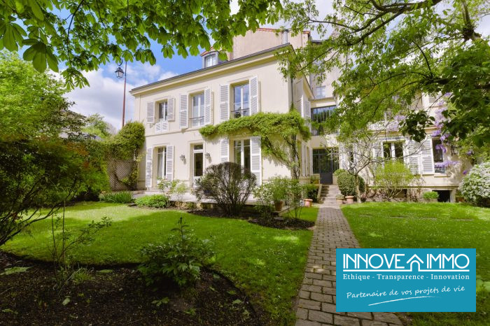 Old house for sale, 8 rooms - Versailles 78000