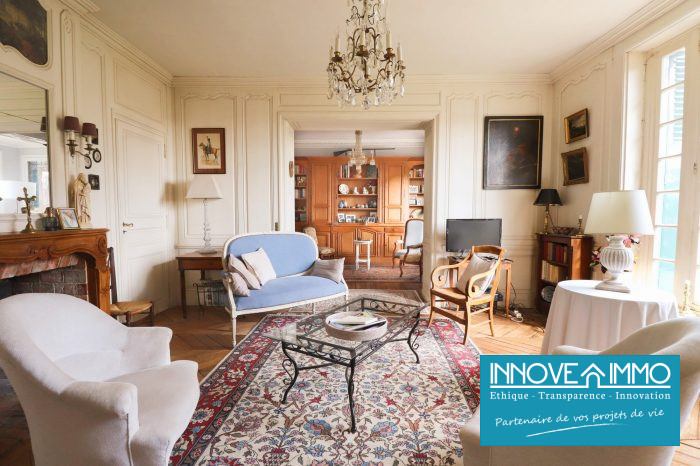 Old house for sale, 9 rooms - Les Essarts-le-Roi 78690