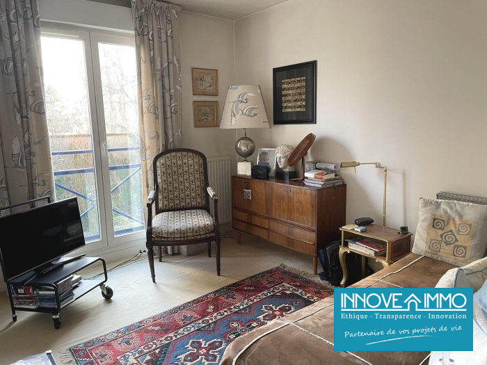 Traditional house for sale, 6 rooms - Versailles 78000