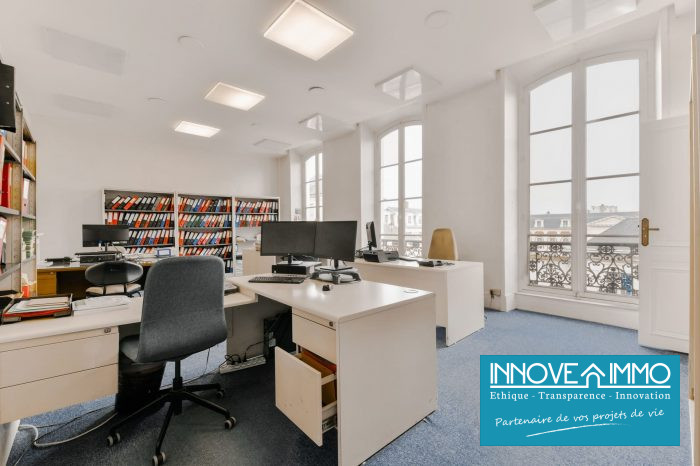 Office for sale, 152 m² - Versailles 78000