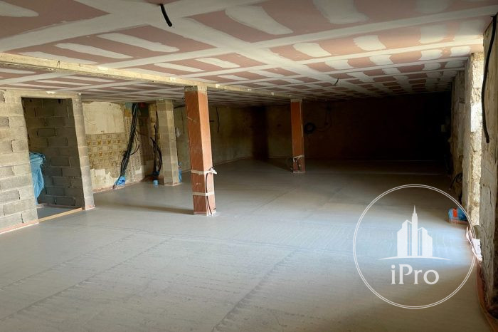 Photo Rognes Location Local commercial 102m2 non divisibles (120-51) image 1/3