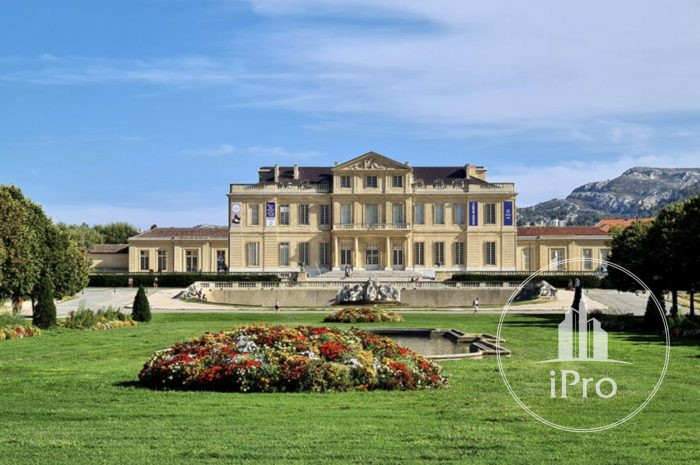 Marseille 8ème Vente T5 Villa, 200,20m2 + 286.10m2 de jardin + 70,6 m2 de terrasse