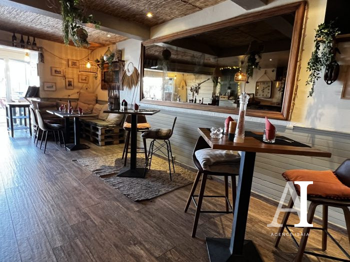 Restaurant, bar à vendre, 150 m² 50 places - Le Lavandou 83980