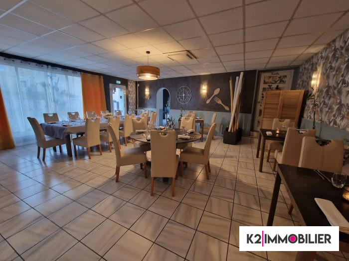 Restaurant, bar à vendre, 193 m² 22 places - Charmes-sur-Rhône 07800