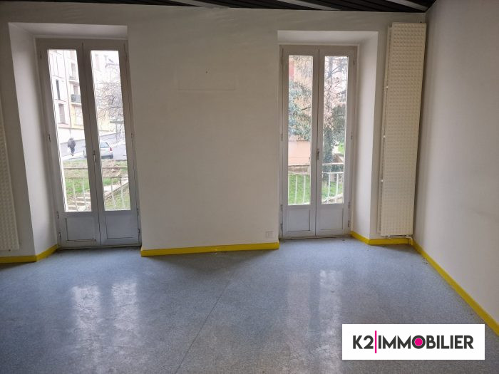 Bureau à vendre, 93 m² - Privas 07000