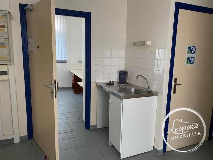 Local commercial à louer, 32 m² - Ruminghem 62370