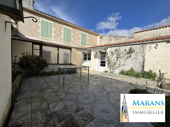 Maison mitoyenne 2 côtés à vendre, 5 pièces - Marans 17230