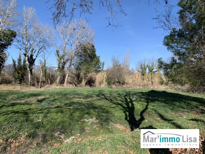 Terrain constructible à vendre, 05 a 56 ca - Charleval 13350