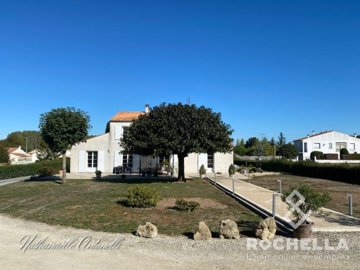 Maison ancienne à vendre, 6 pièces - Saint-Julien-de-l'Escap 17400