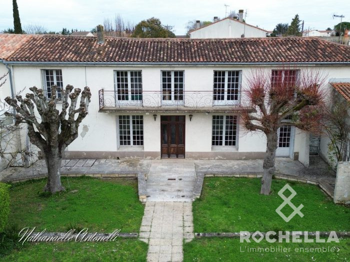 Maison bourgeoise à vendre, 8 pièces - Saint-Jean-d'Angély 17400