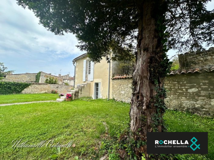 Maison ancienne à vendre, 7 pièces - Saint-Jean-d'Angély 17400