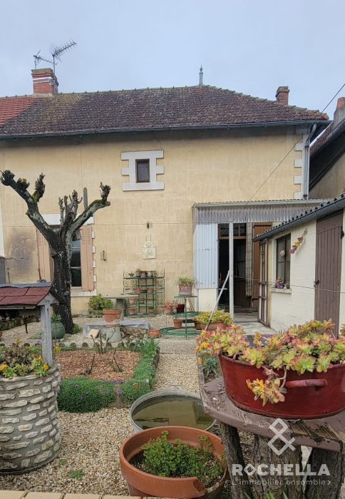 Maison ancienne à vendre, 4 pièces - Saint-Jean-d'Angély 17400