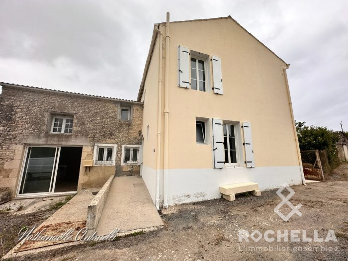 Maison ancienne à vendre, 7 pièces - Les Églises-d'Argenteuil 17400