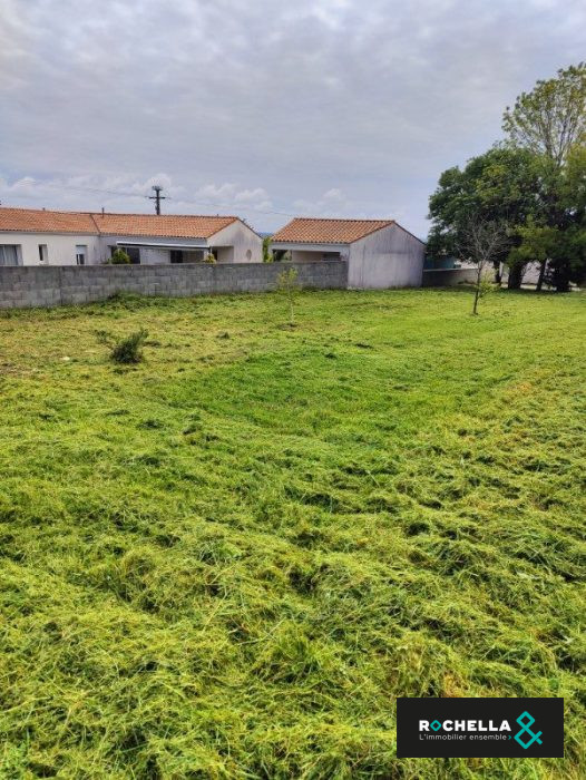 Terrain constructible à vendre, 750 m² - Saint-Georges-des-Coteaux 17810