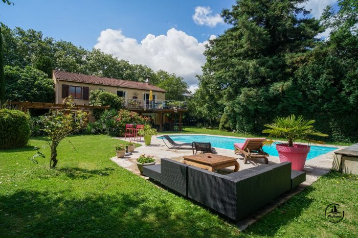 Villa à vendre, 8 pièces - Francheleins 01090