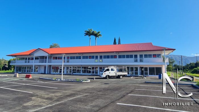 Local commercial à louer, 64 m² - Païta 98889