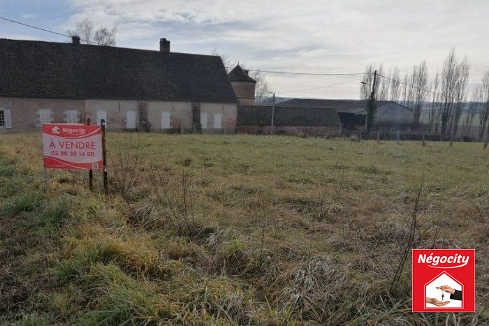 Terrain constructible à vendre, 2093 m² - Seurre 21250