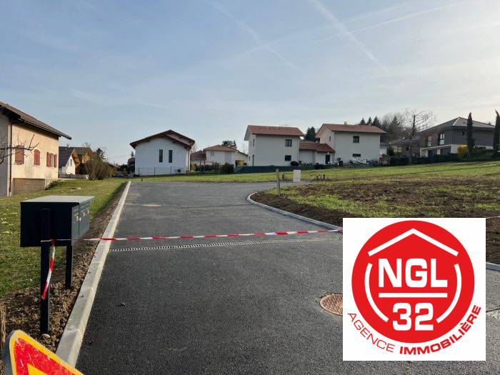 Terrain constructible à vendre, 608 m² - Cuvat 74350