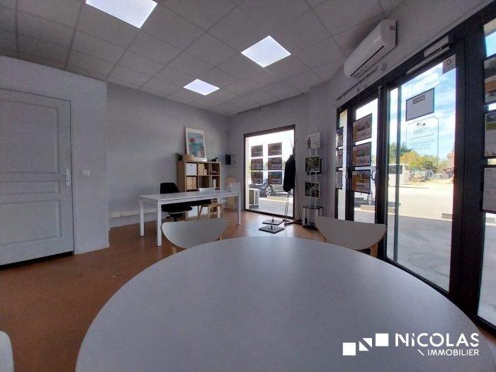 Local commercial à louer, 28 m² - Saint-Caprais-de-Bordeaux 33880