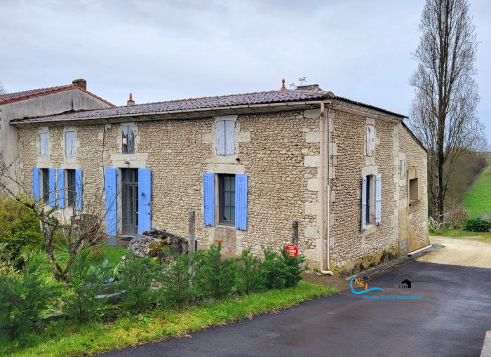 Maison ancienne à vendre, 5 pièces - Chenac-Saint-Seurin-d'Uzet 17120