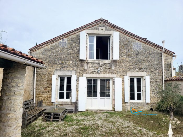 Maison ancienne à vendre, 3 pièces - Bernay-Saint-Martin 17330