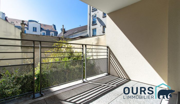 Photo Un très beau 3 pièces de 71 m² avec balcon et parking dans l'hypercentre historique de SAINT-DENIS image 6/20