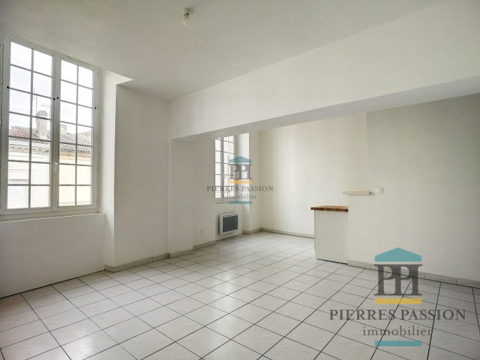 Location annuelle Appartement PODENSAC 33720 Gironde FRANCE