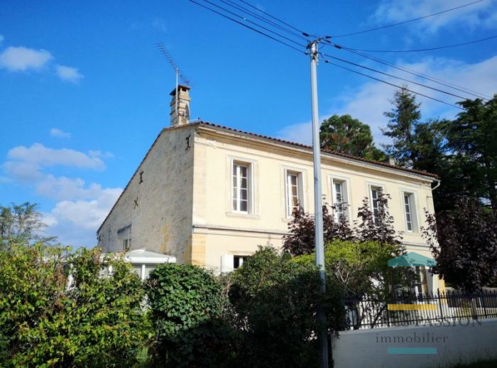 Bourgeois house for sale, 9 rooms - Virelade 33720